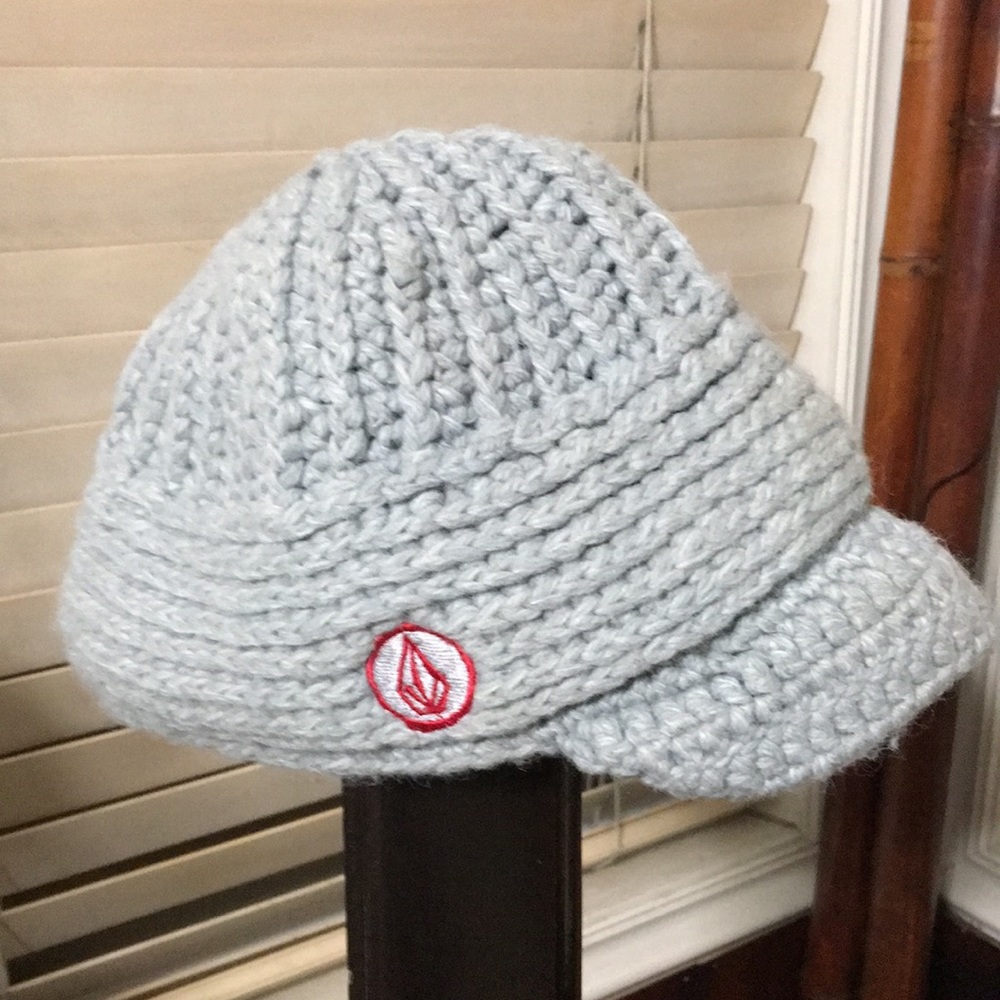 VOLCOM gray hat, Junior Girls